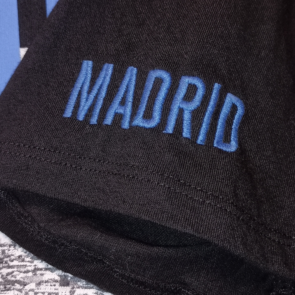 Organic Collective Mardrid Cropped Style Embroidered Top L - Picture 4 of 7